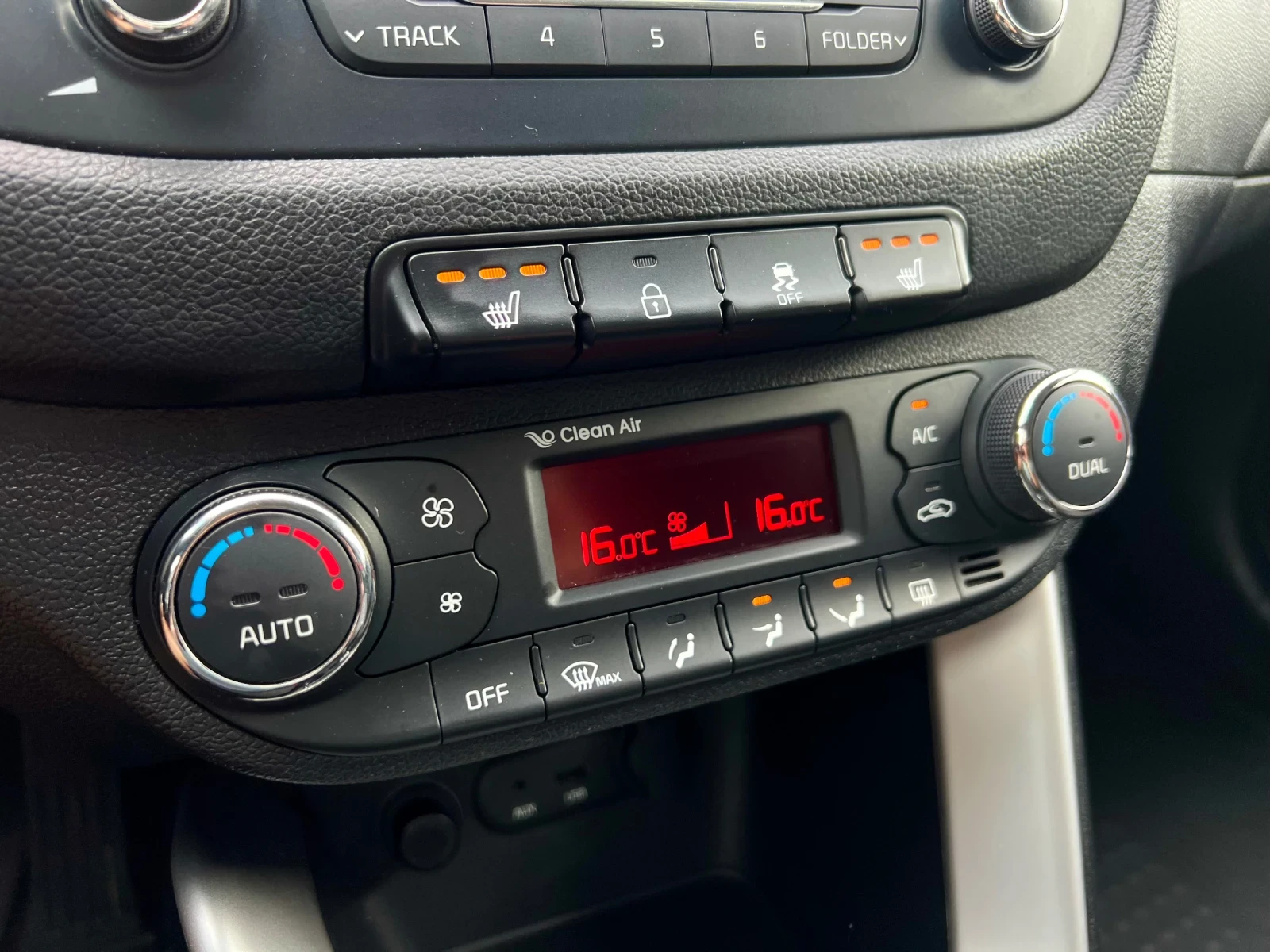 Kia Ceed 1.6i ШВЕЙЦАРИЯ, снимка 11 - Автомобили и джипове - 55316738