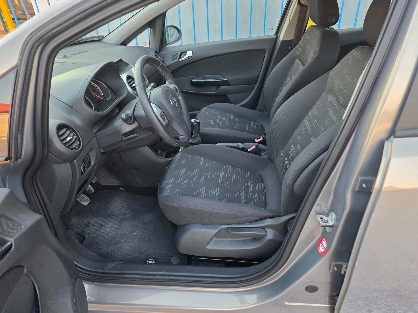 Opel Corsa 1.3 CDTI, снимка 10 - Автомобили и джипове - 55390715