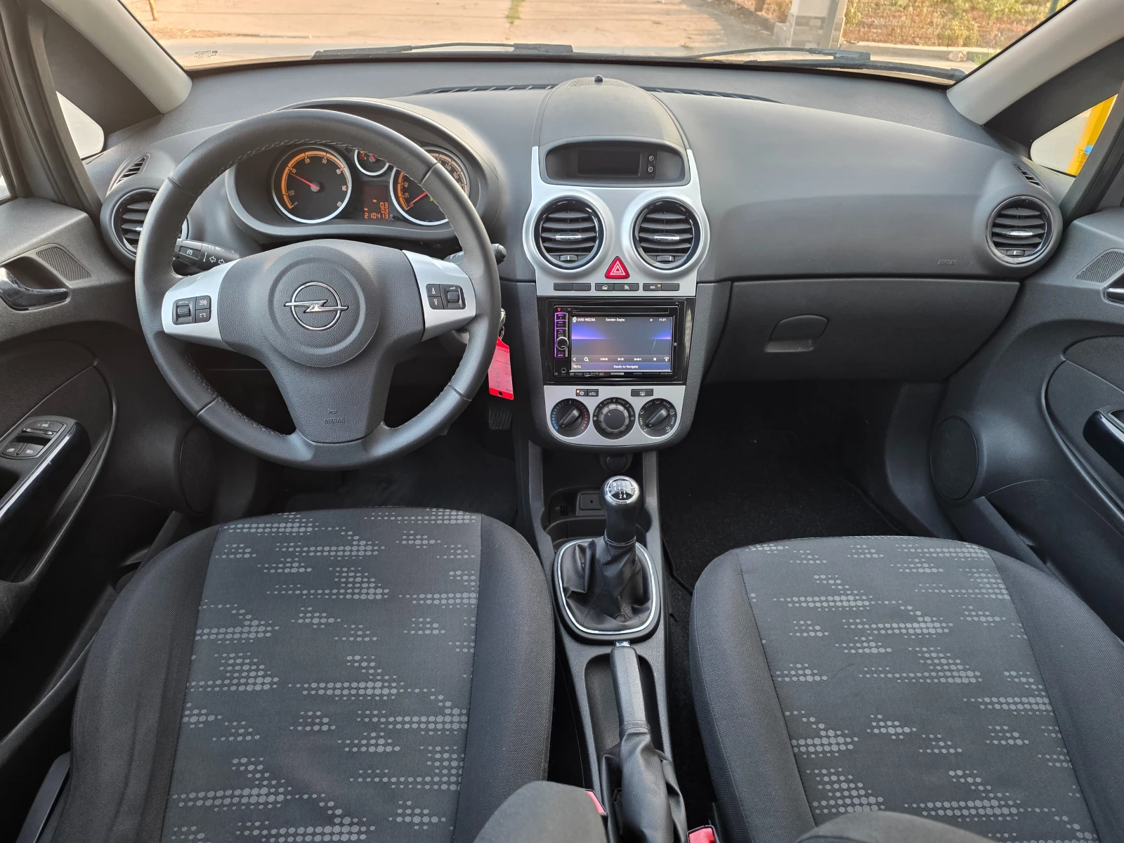Opel Corsa 1.3 CDTI, снимка 9 - Автомобили и джипове - 55390715