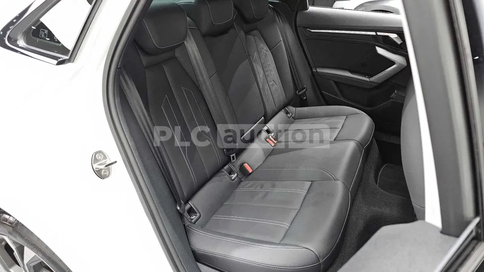 Audi A3 40TFSI| S line| DIST| КАМЕРА| Вкл.ТЕХНОТЕСТ, снимка 11 - Автомобили и джипове - 55403677