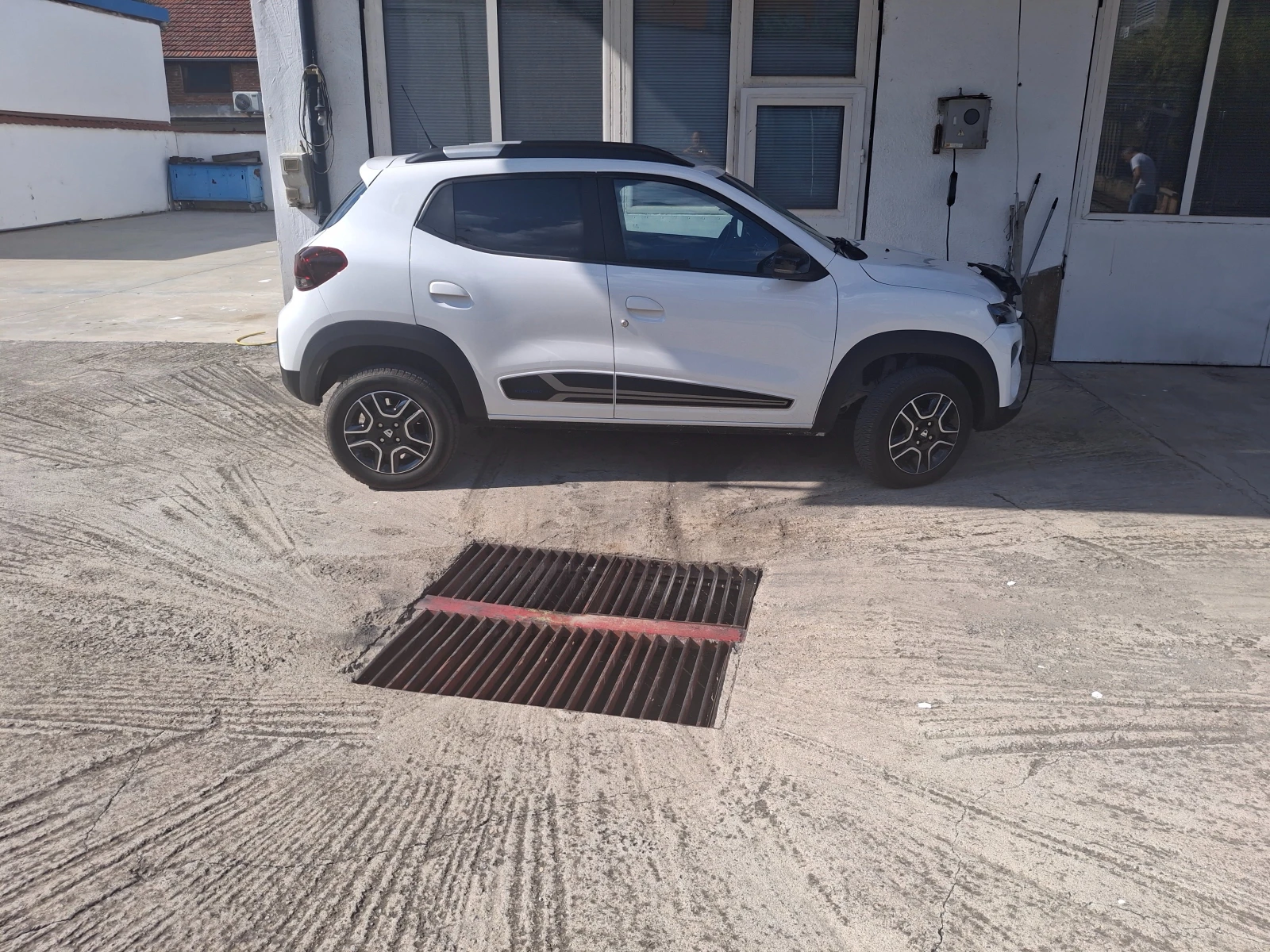 Dacia Spring, снимка 3 - Автомобили и джипове - 55530317