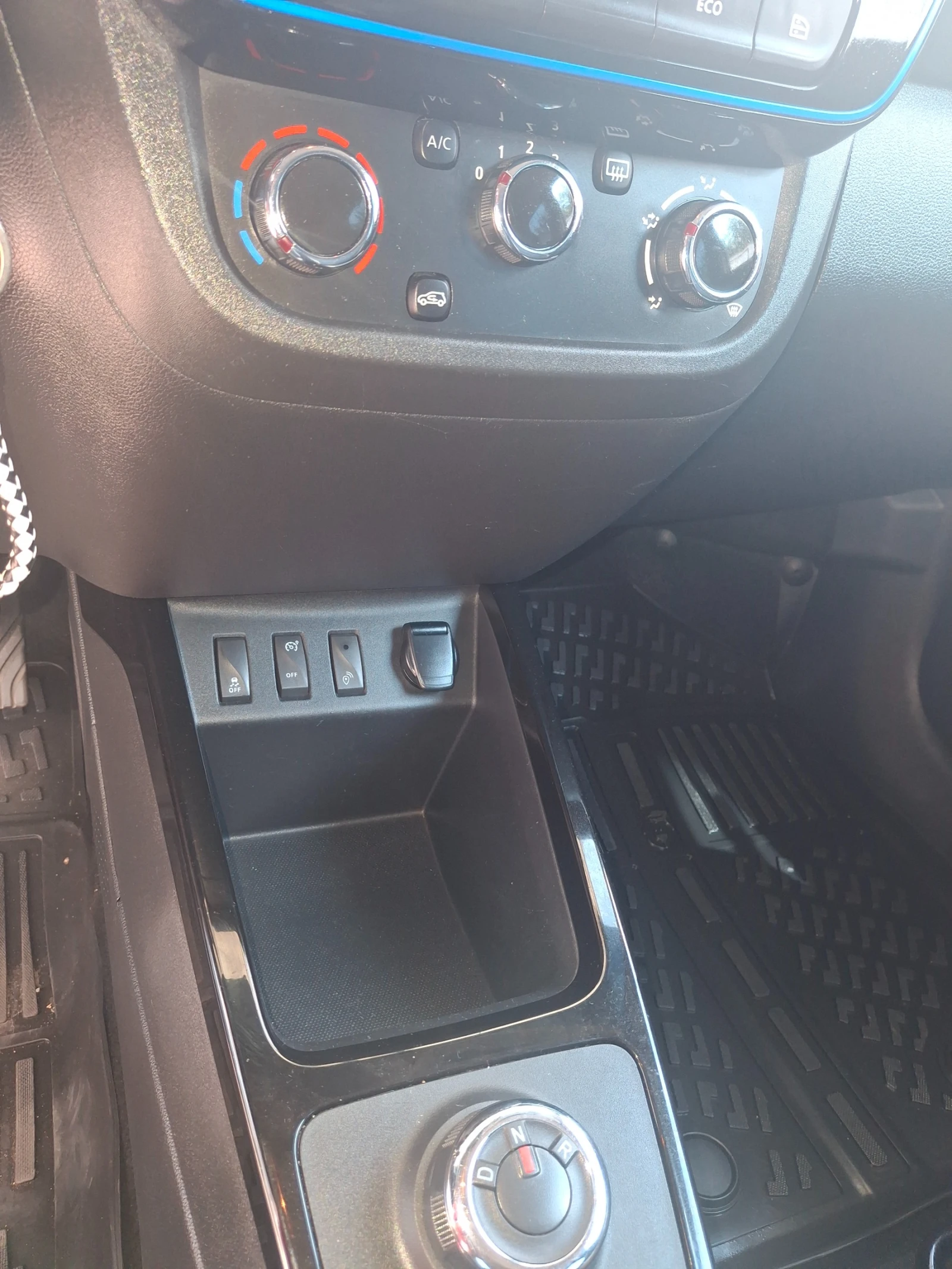 Dacia Spring, снимка 11 - Автомобили и джипове - 55530317