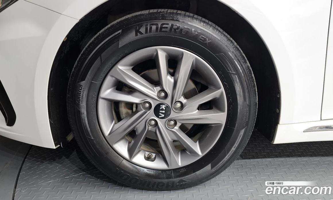 Kia K5 2.0 Luxury, снимка 5 - Автомобили и джипове - 55669078
