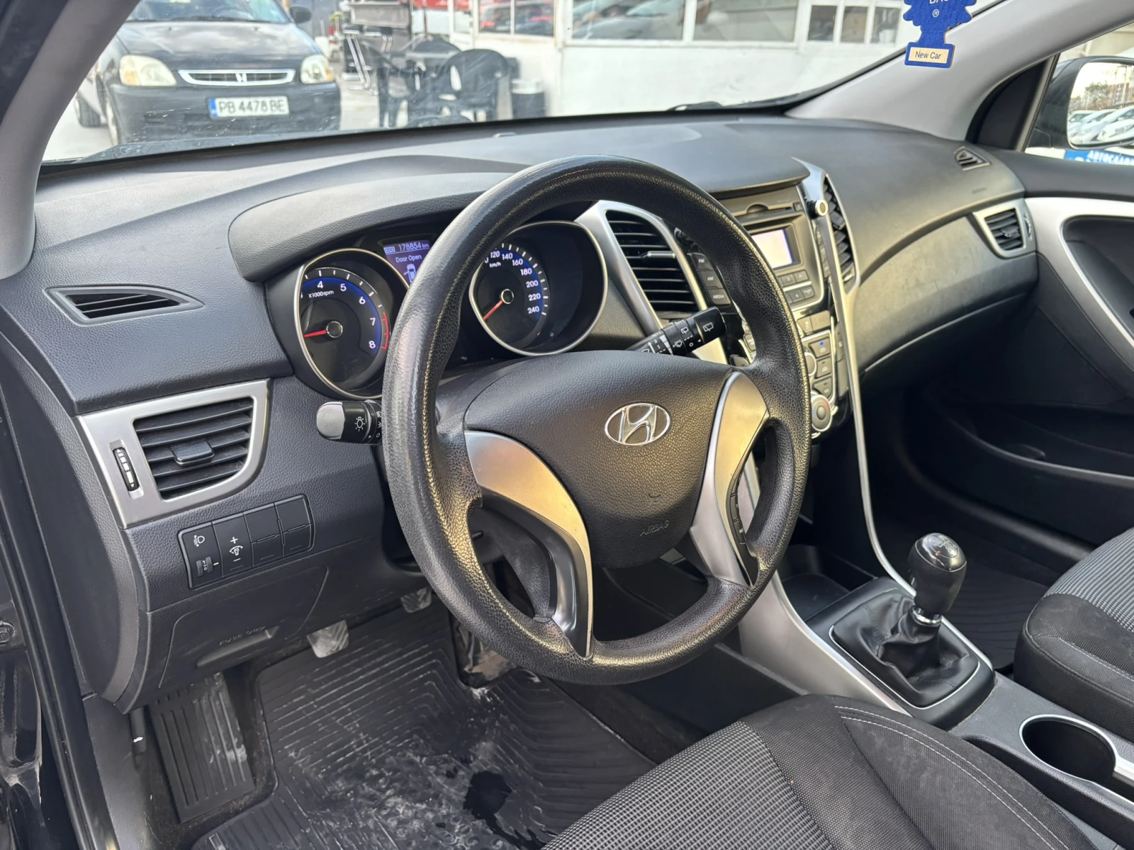 Hyundai I30 1.4 - Бензин, снимка 7 - Автомобили и джипове - 56700394
