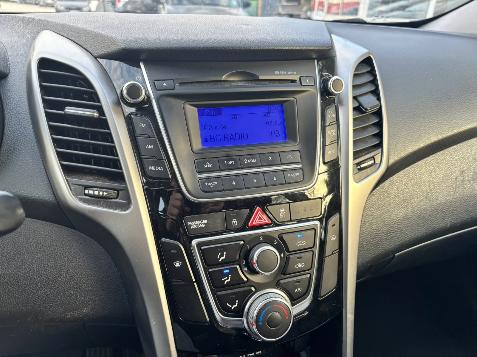 Hyundai I30 1.4 - Бензин, снимка 9 - Автомобили и джипове - 56700394