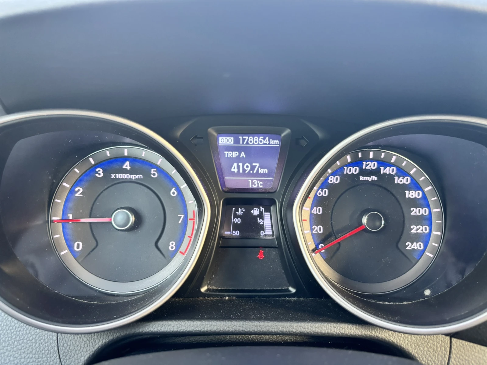 Hyundai I30 1.4 - Бензин, снимка 8 - Автомобили и джипове - 56700394