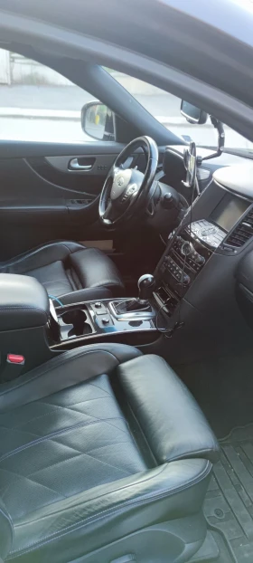 Infiniti QX70 QX70S 3.0d Пали, но с проблем в мотора, снимка 6