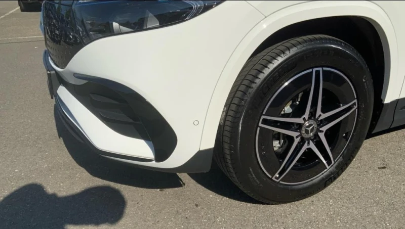 Mercedes-Benz EQA 300 AMG/4MATIC/FACELIFT/NIGHT/DISTRONIC/LED/CAMERA, снимка 3 - Автомобили и джипове - 51271565