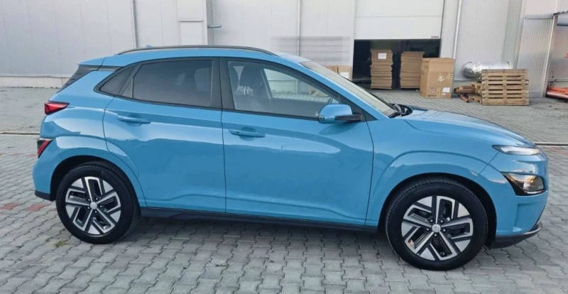 Hyundai Kona Trend/Facelift/42kwh/136hp/Сервизна книжка/SOH100%, снимка 8 - Автомобили и джипове - 52531534