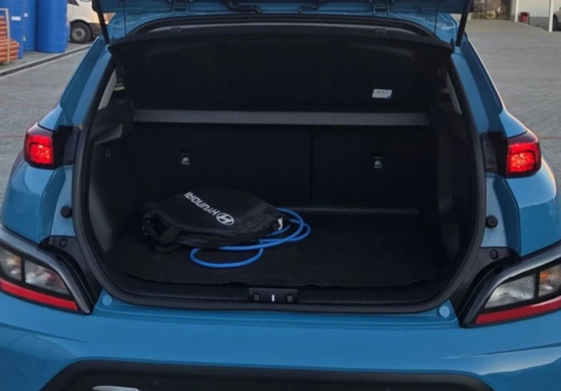 Hyundai Kona Trend/Facelift/42kwh/136hp/Сервизна книжка/SOH100%, снимка 9 - Автомобили и джипове - 52531534