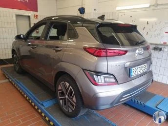 Hyundai Kona 64KWh/FACE/ГАРАНЦИЯ SOH100% /TREND/BLUELINK - изображение 4