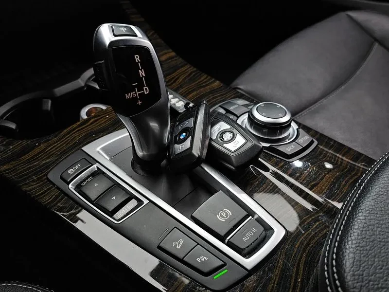 BMW X3 xDrive 20D High, снимка 9 - Автомобили и джипове - 54223857