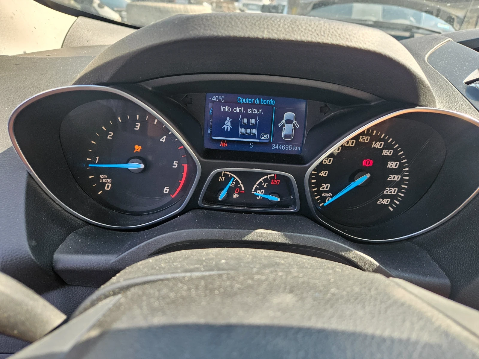 Ford Kuga 2.0дизел-136кс-2014год - изображение 5