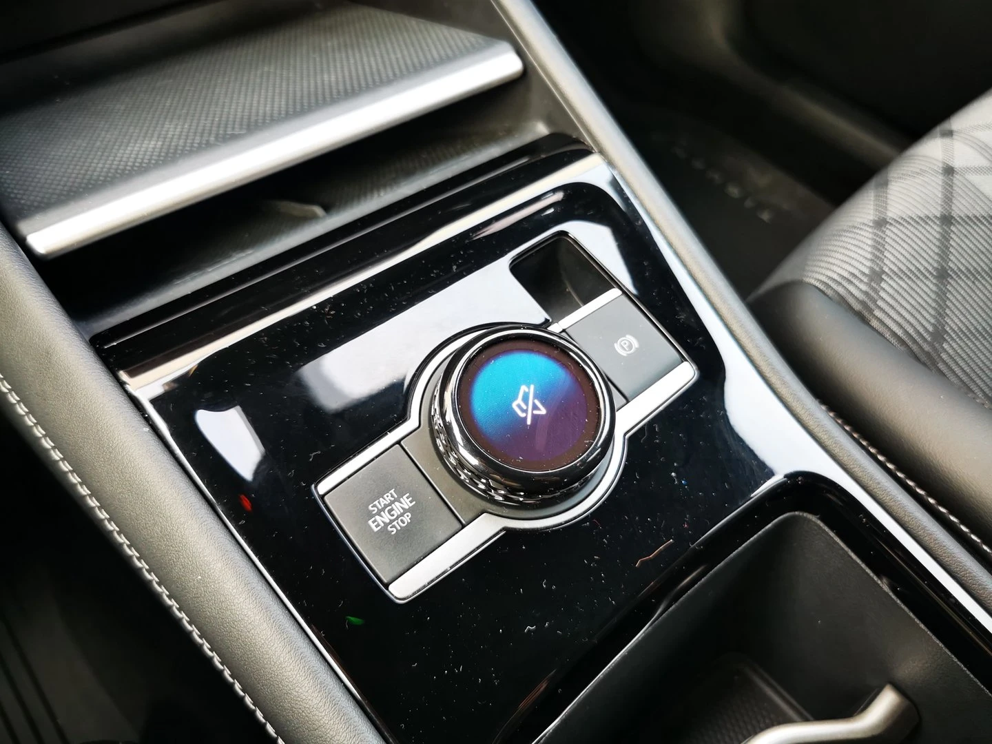 VW Tiguan R-Line 2.0 TDI SCR 4MOTION DSG | Mobile.bg � ����������� 14