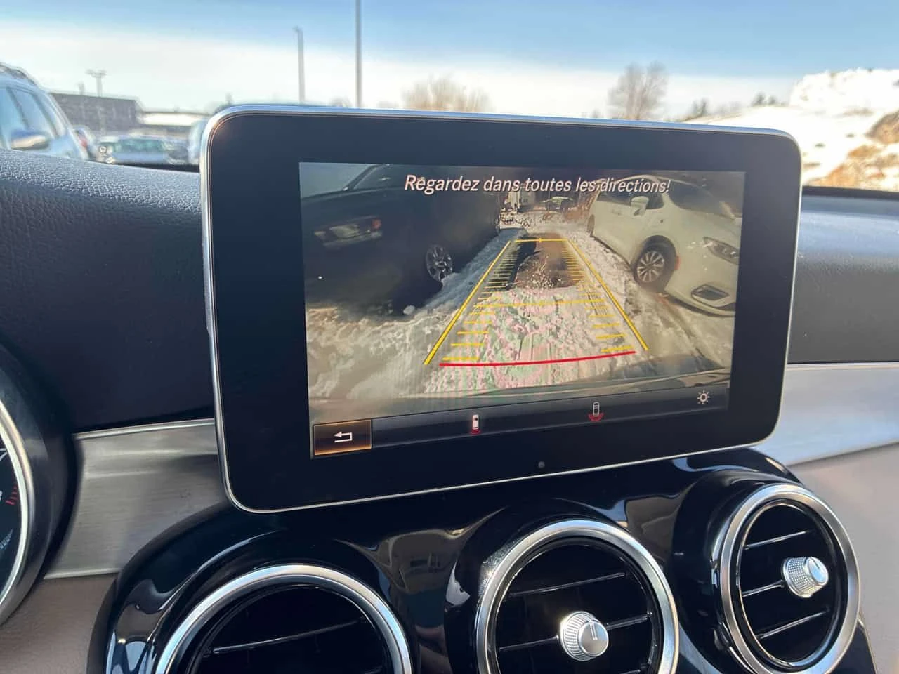 Mercedes-Benz GLC 300  * CARFAX * Дистроник * Подгрев * , снимка 14 - Автомобили и джипове - 54037073