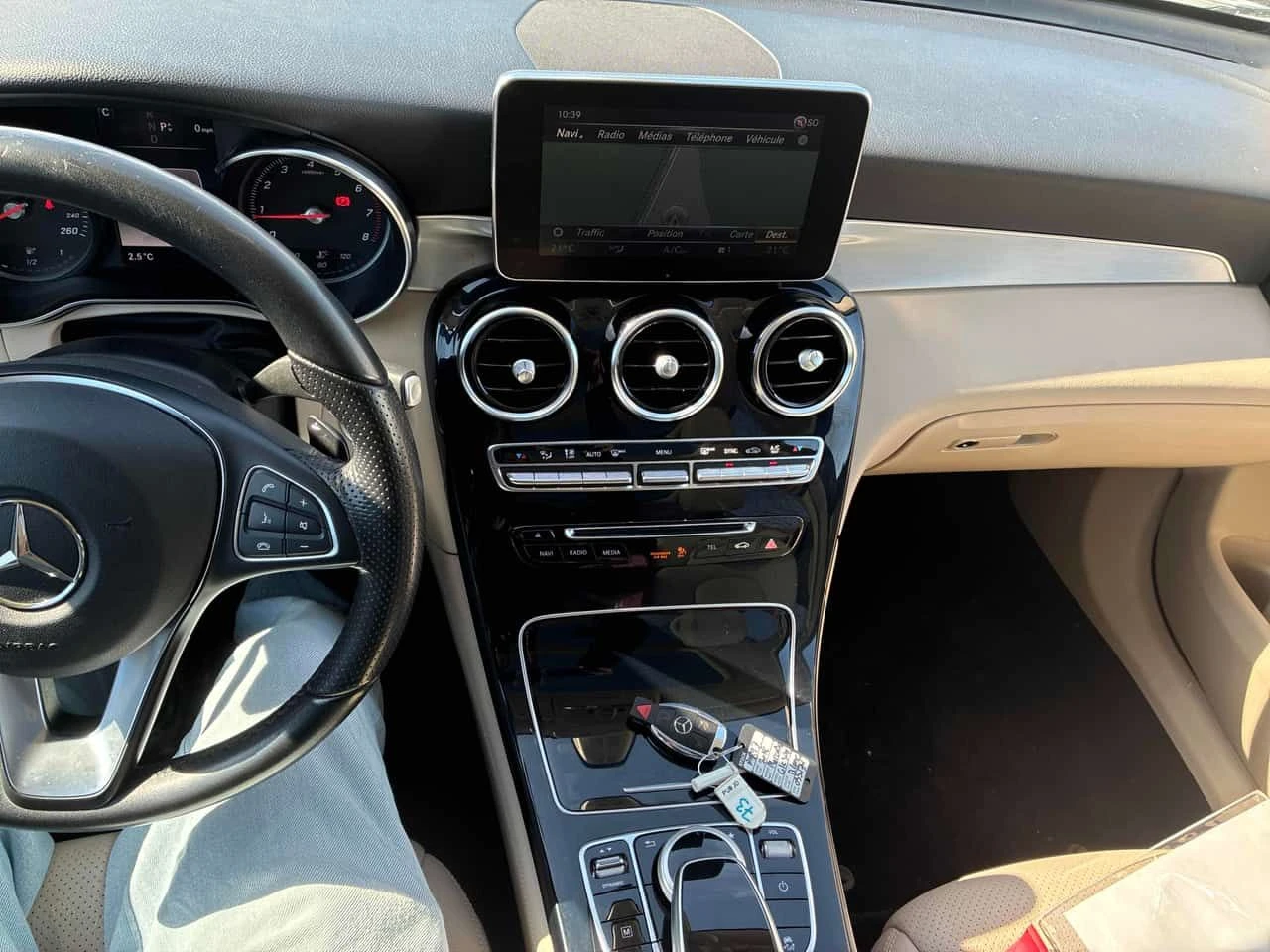 Mercedes-Benz GLC 300  * CARFAX * Дистроник * Подгрев * , снимка 9 - Автомобили и джипове - 54037073