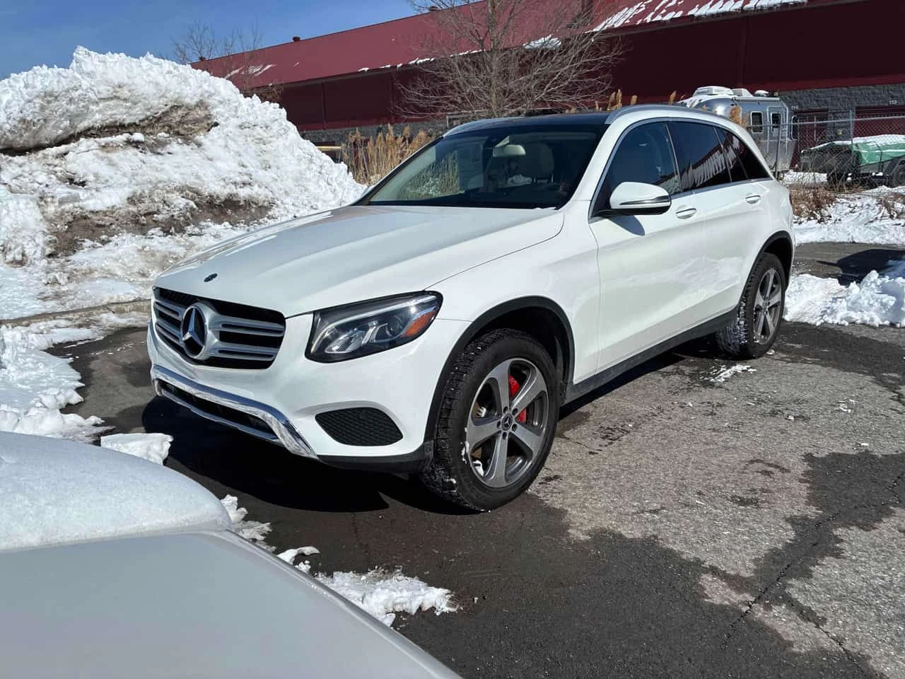 Mercedes-Benz GLC 300  * CARFAX * Дистроник * Подгрев * 
