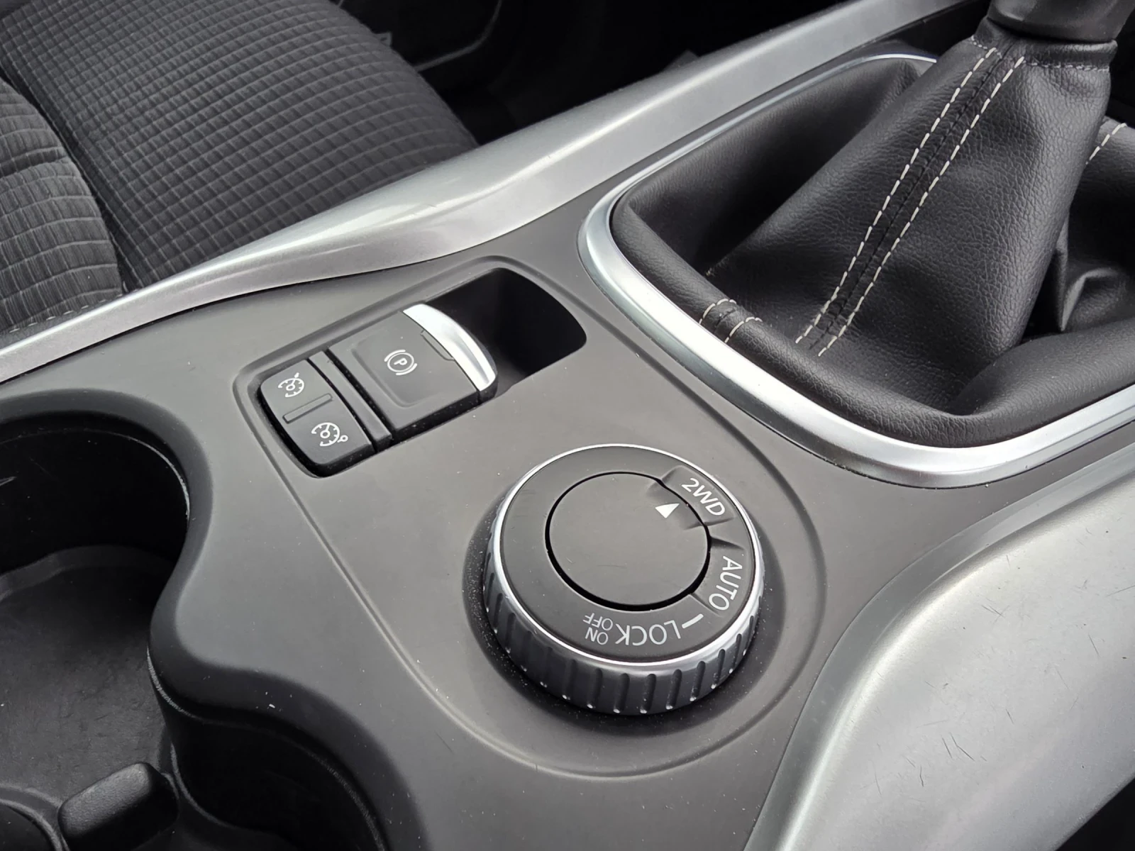 Renault Kadjar 1.6DCI 4X4 BOSE, снимка 12 - Автомобили и джипове - 54115560