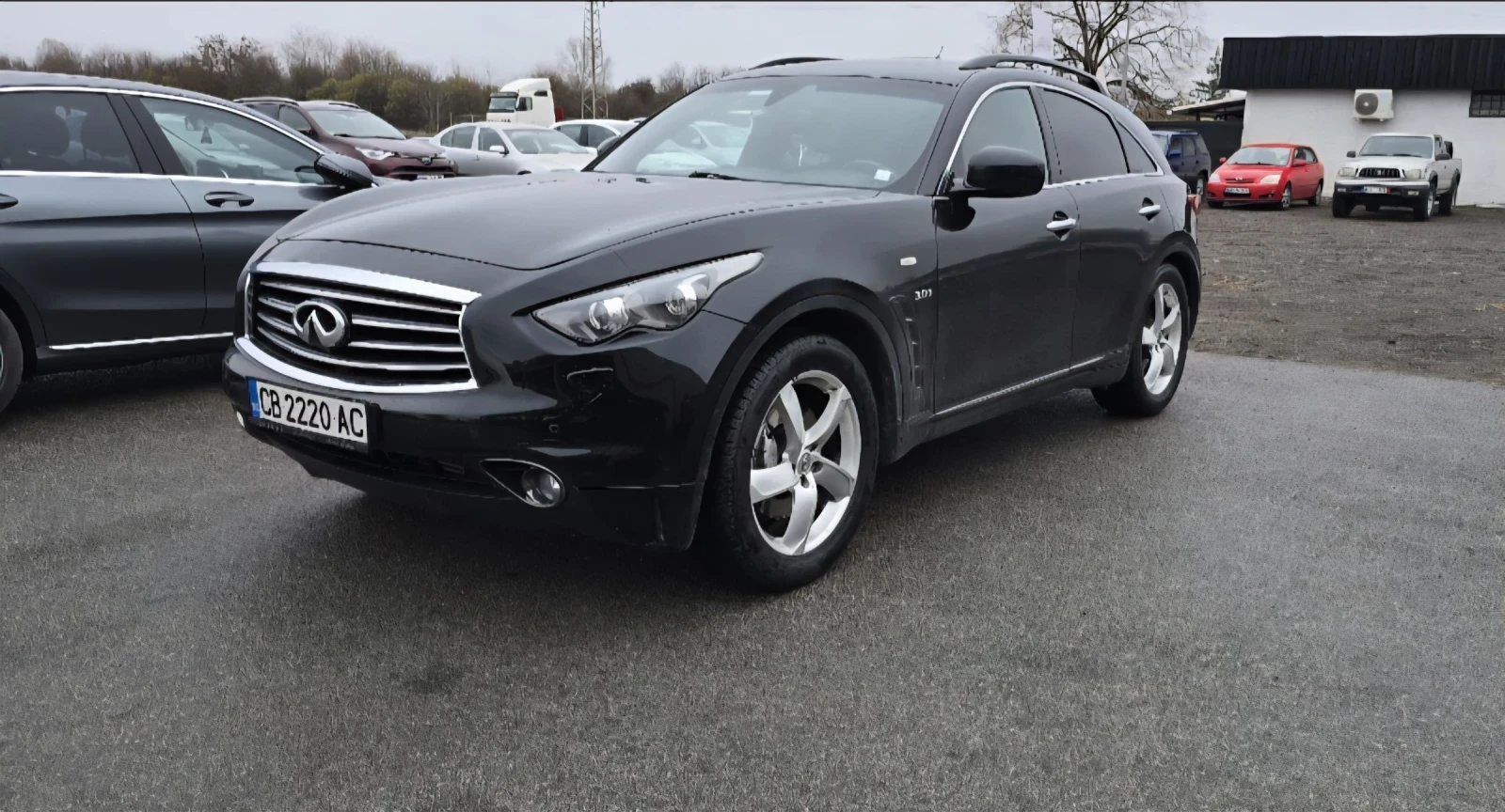 Infiniti QX70 QX70S 3.0d Пали, но с проблем в мотора, снимка 3 - Автомобили и джипове - 54228435