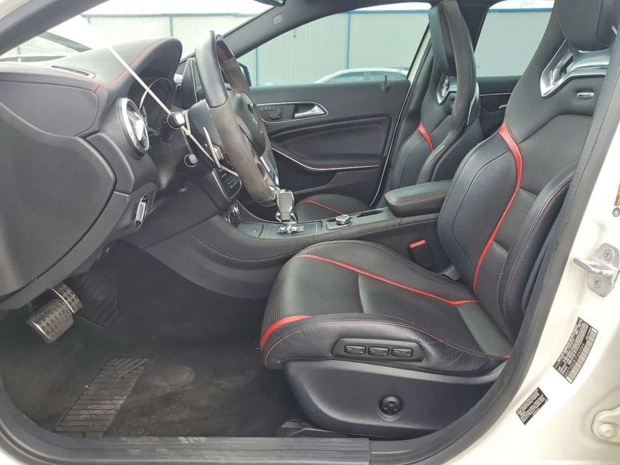 Mercedes-Benz GLA 45 AMG 4MATIC CARBON BUCKET PANO, снимка 9 - Автомобили и джипове - 54493939