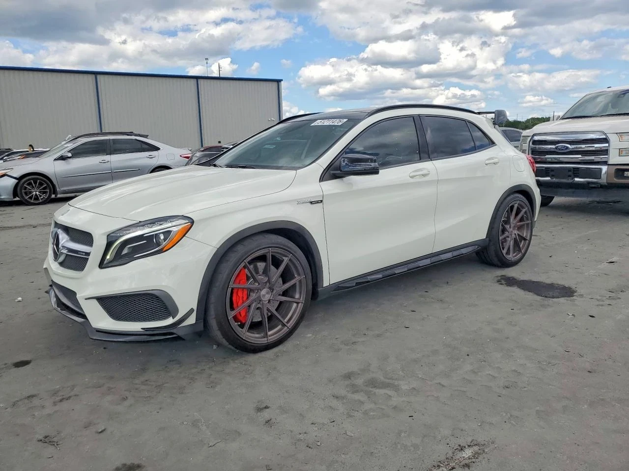 Mercedes-Benz GLA 45 AMG 4MATIC CARBON BUCKET PANO