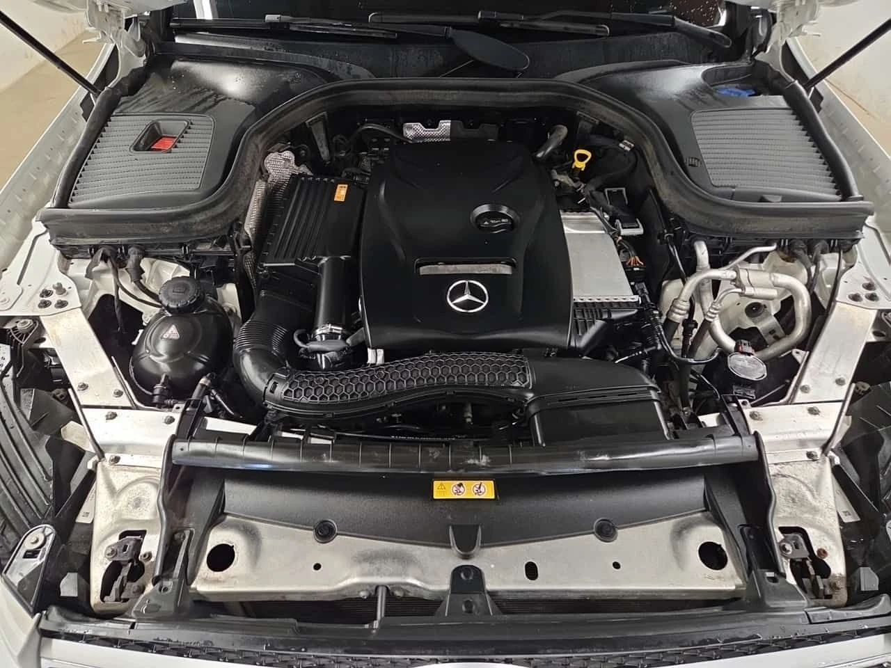 Mercedes-Benz GLC 300 4MATIC/ПАНОРАМА/ПРЕДСТАВИТЕЛСТВО НА MERCEDES, снимка 16 - Автомобили и джипове - 54680930