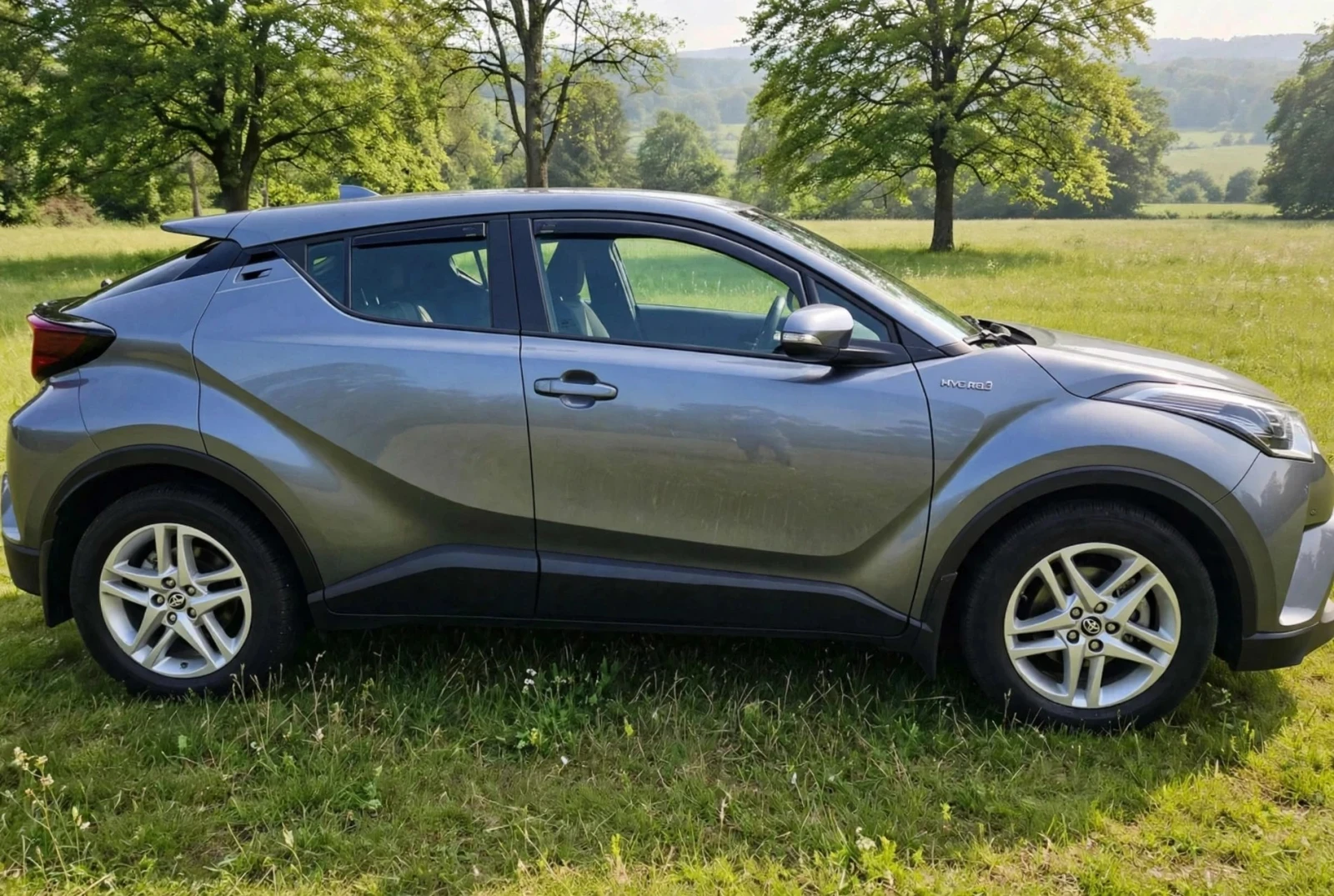 Toyota C-HR  1.8 Hybrid 122hp e-CVT Center | Mobile.bg � ����������� 2