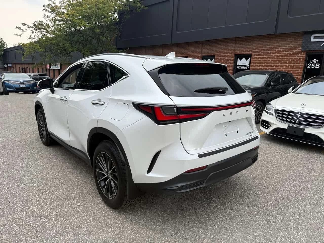 Lexus NX 350h * CARFAX * ОПЦИЯ ЗА ФИНАНСИРАНЕ, снимка 13 - Автомобили и джипове - 55684394