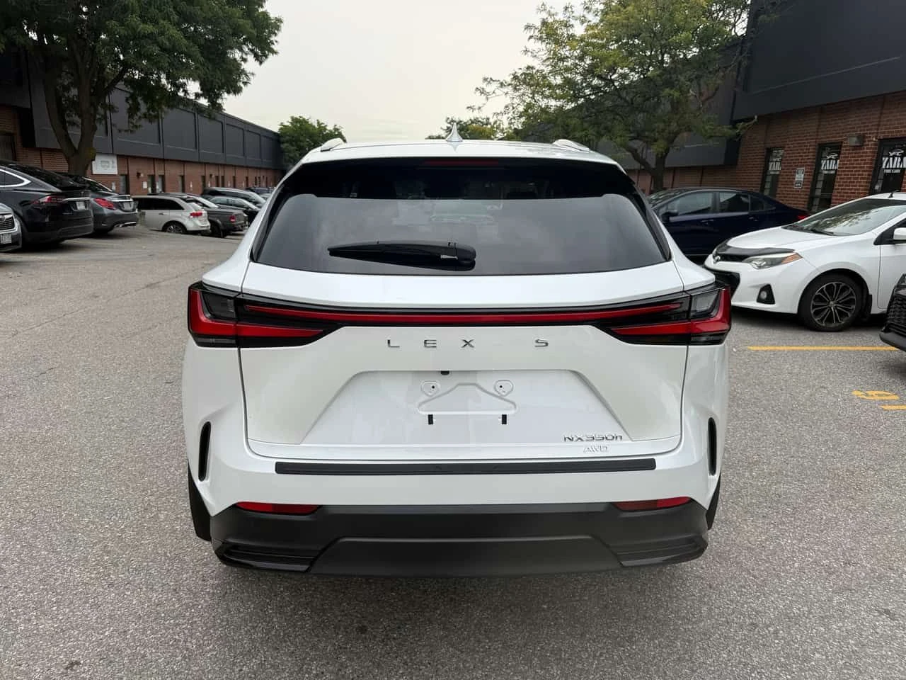 Lexus NX 350h * CARFAX * ОПЦИЯ ЗА ФИНАНСИРАНЕ, снимка 4 - Автомобили и джипове - 55684394