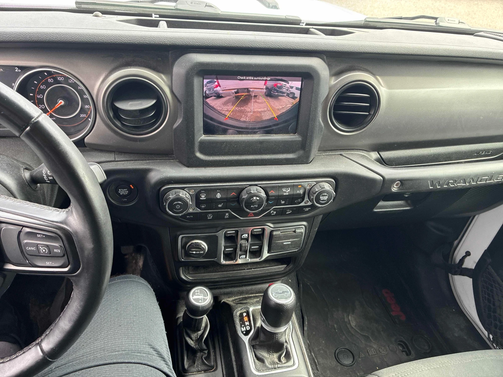 Jeep Wrangler * Sport* CARFAX* АВТОКРЕДИТ БЕЗ ПЪРВОНАЧАЛНА ВНОСК, снимка 9 - Автомобили и джипове - 55949793