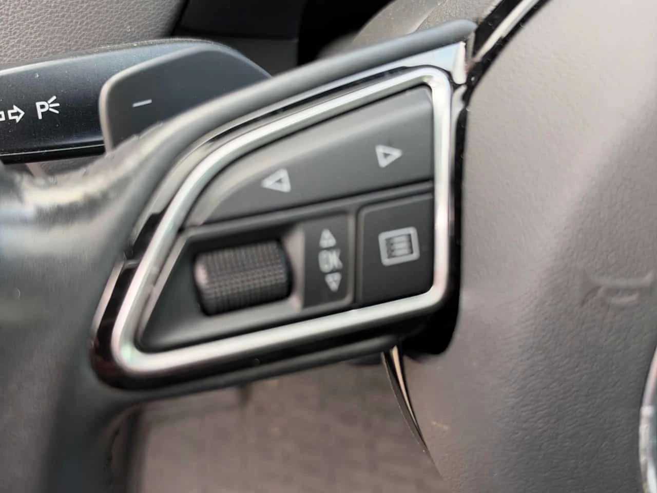 Audi Q3 * Progressiv * CARFAX * ����� �� ����������� | Mobile.bg � ����������� 12