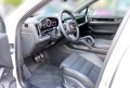 Porsche Cayenne TURBO E-HYBRID/NEW MODEL/SPORT DESIGN/PANO/360/HUD, снимка 7 - Автомобили и джипове - 45464290