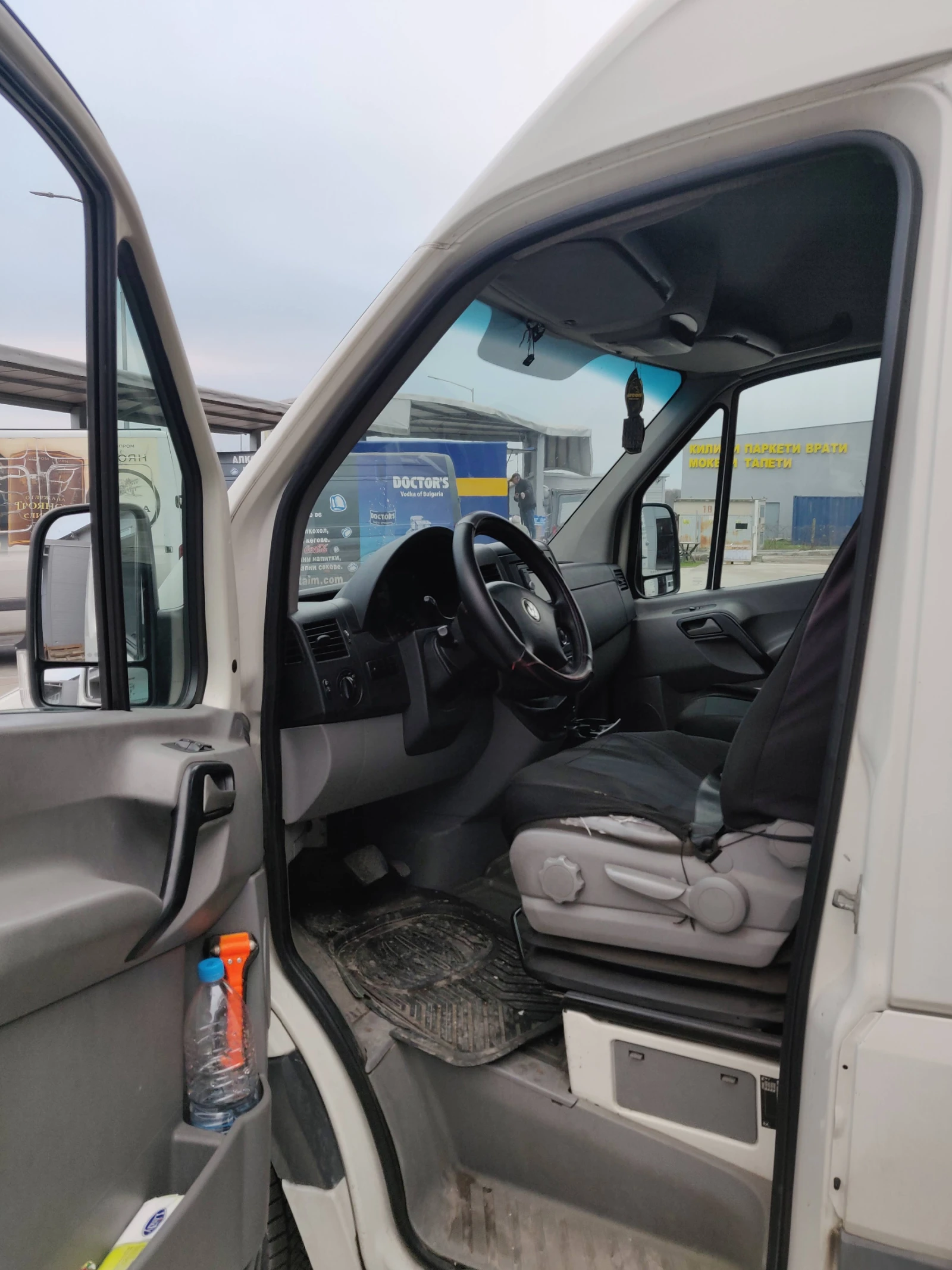 VW Crafter 2.5 TDI, снимка 6 - Бусове и автобуси - 54996068