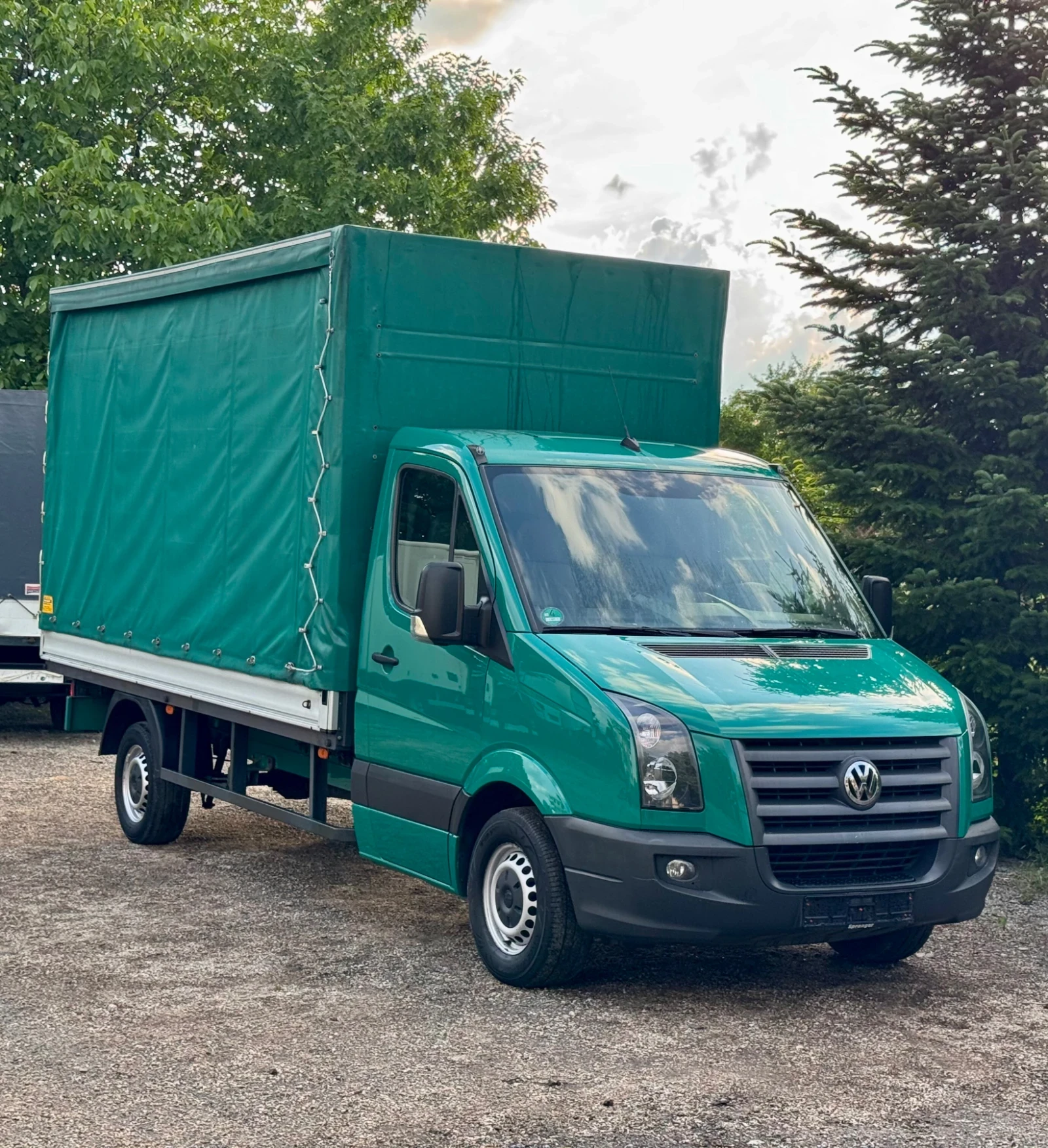 VW Crafter ЩОРА* КЛИМАТИК* НАВИГАЦИЯ* СЕРВИЗНИ ДОКУМЕНТИ, снимка 10 - Бусове и автобуси - 55942002