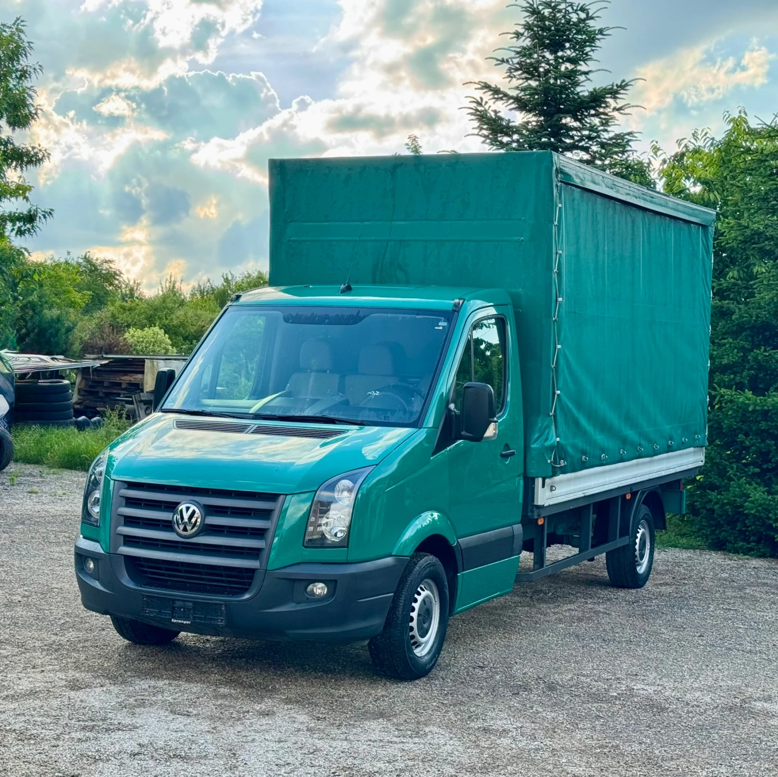 VW Crafter ЩОРА* КЛИМАТИК* НАВИГАЦИЯ* СЕРВИЗНИ ДОКУМЕНТИ, снимка 2 - Бусове и автобуси - 55942002