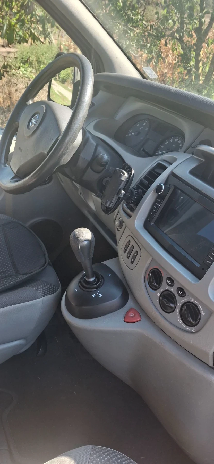 Opel Vivaro, снимка 9 - Бусове и автобуси - 56259524