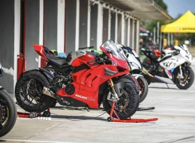 Ducati Panigale V4R, снимка 1