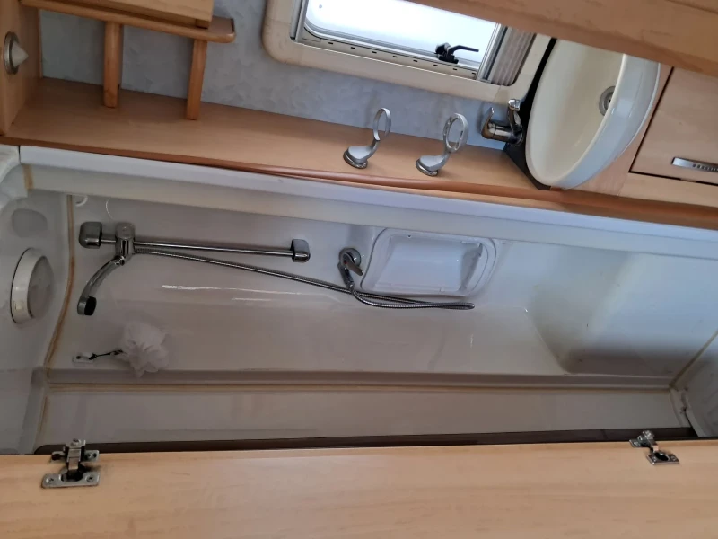 Каравана Други Sterling , снимка 7 - Каравани и кемпери - 52810817