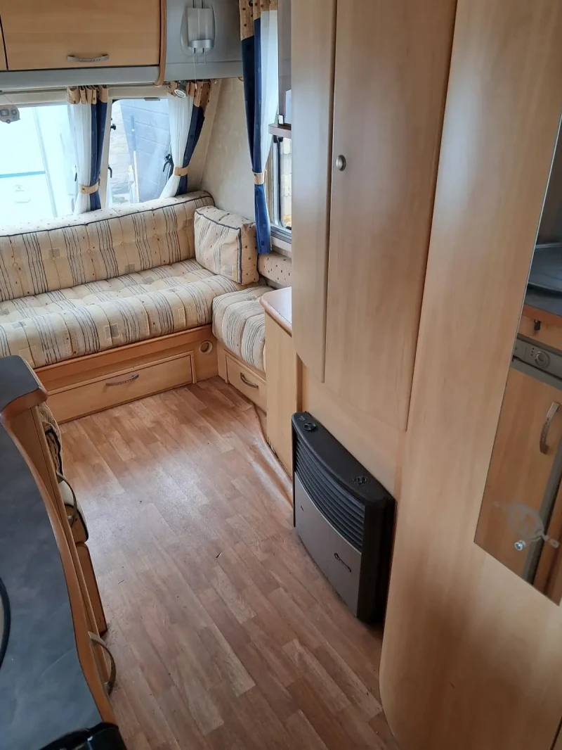 Каравана Други Sterling , снимка 6 - Каравани и кемпери - 52810817