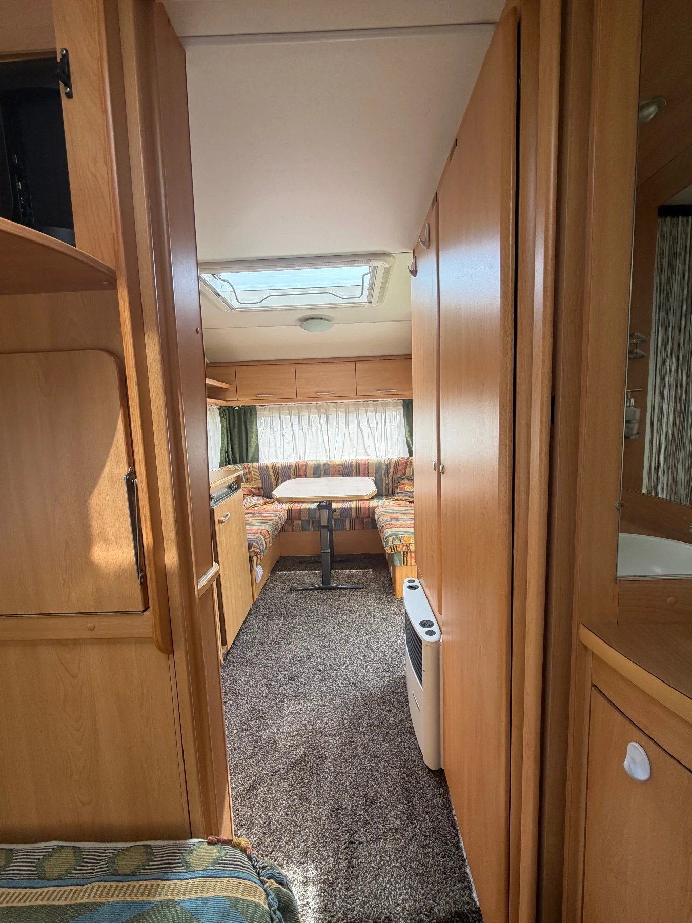 Каравана Knaus Cheers, снимка 6 - Каравани и кемпери - 54196747