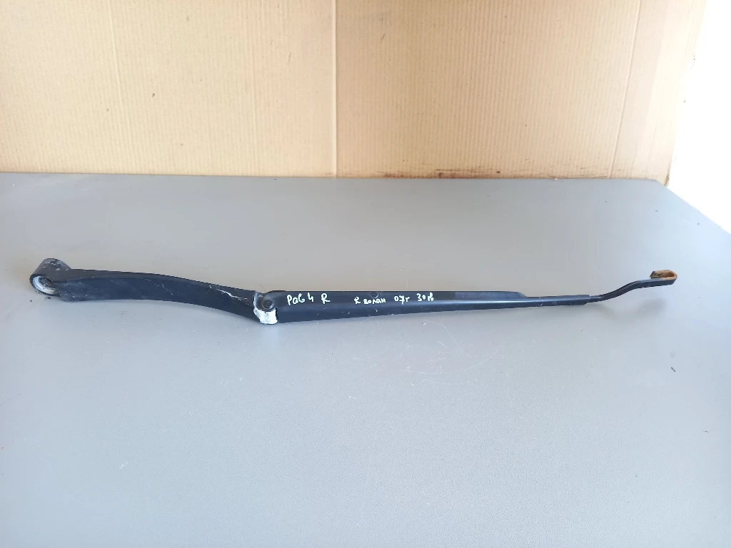 Рамо чистачка дясно Тойота Рав (н)