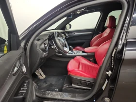 Alfa Romeo Giulia Veloce/AWD/H&K/Pano/Distronic/Red Interior, снимка 9