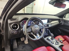 Alfa Romeo Giulia Veloce/AWD/H&K/Pano/Distronic/Red Interior, снимка 13