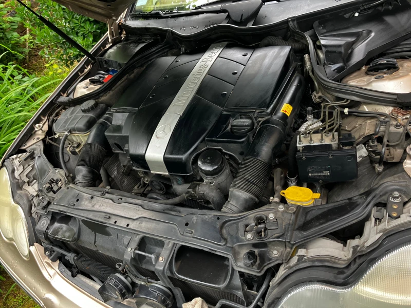 Mercedes-Benz C 320 V6, снимка 7 - Автомобили и джипове - 47635213