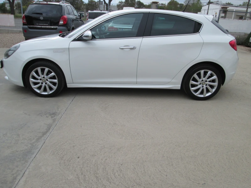 Alfa Romeo Giulietta 1.4I-Сервизна история-НОВА, снимка 7 - Автомобили и джипове - 52064947
