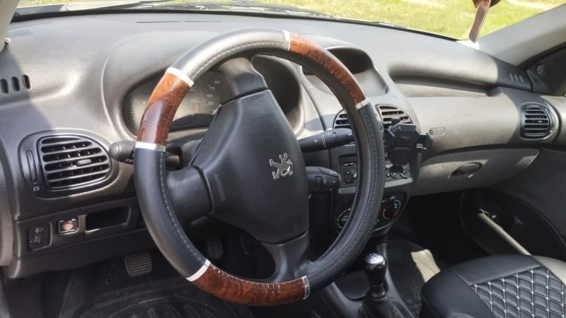Peugeot 206 Седан, снимка 4 - Автомобили и джипове - 52685244
