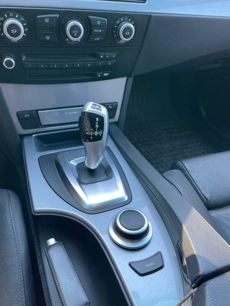 BMW 530 3.0 facelift, снимка 12 - Автомобили и джипове - 53050900