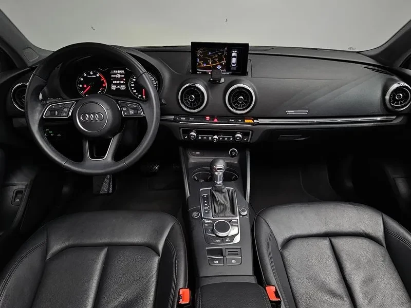 Audi A3 2.0 TFSI, снимка 7 - Автомобили и джипове - 55006371