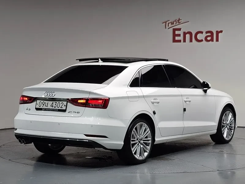 Audi A3 2.0 TFSI, снимка 2 - Автомобили и джипове - 55006371
