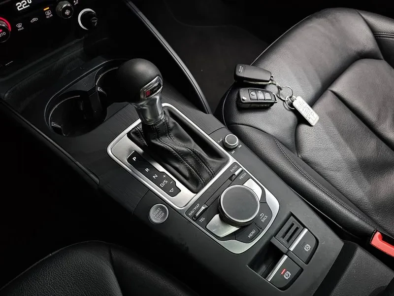 Audi A3 2.0 TFSI, снимка 9 - Автомобили и джипове - 55006371
